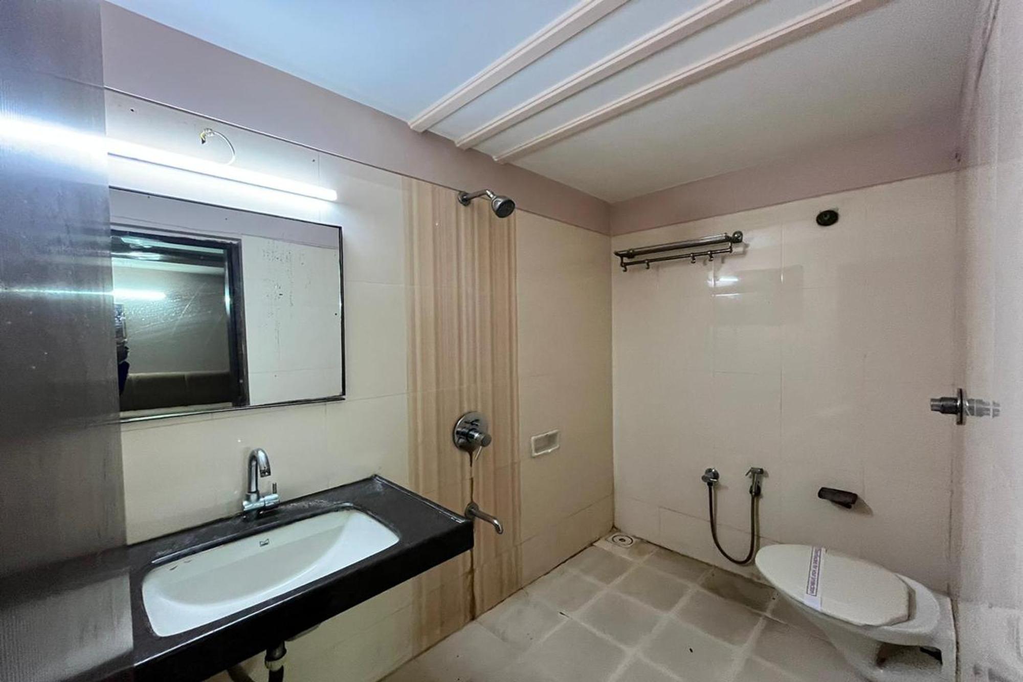 Hotel Shailly Inn Ahmedabad Exteriör bild