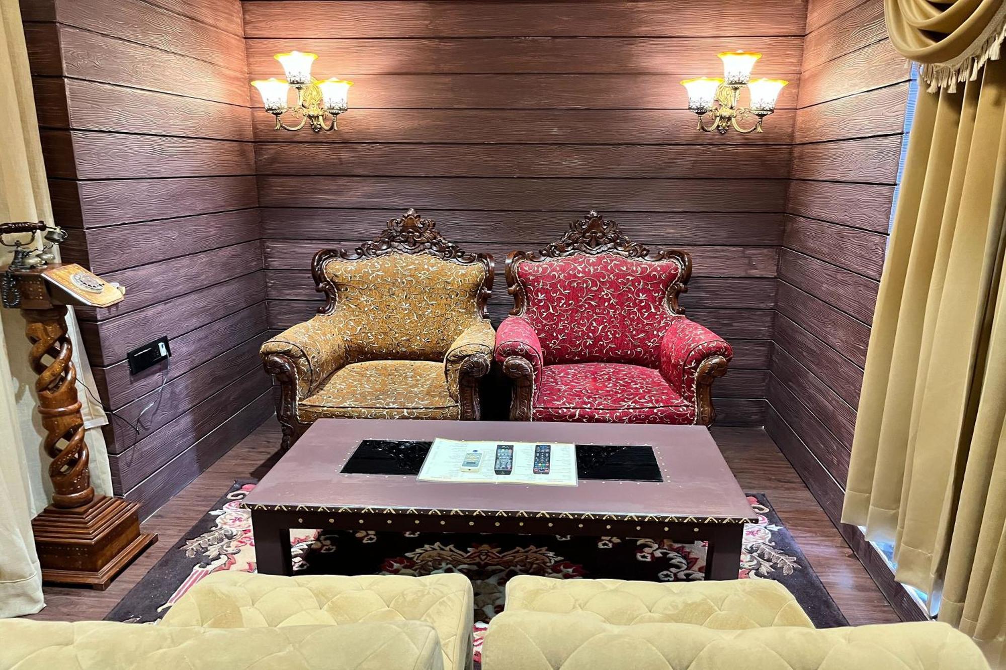 Hotel Shailly Inn Ahmedabad Exteriör bild
